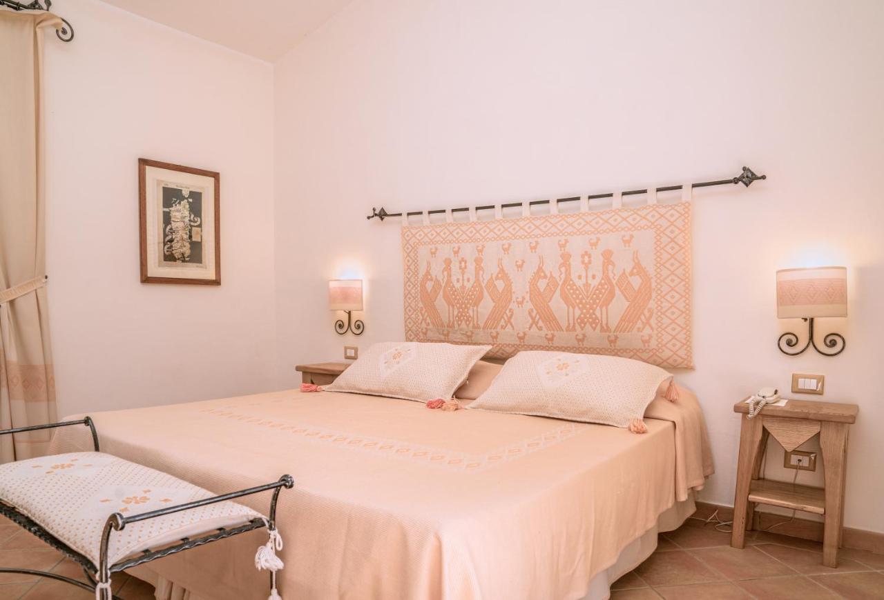 Hotel Aldiola Country Resort Sant'Antonio di Gallura Bagian luar foto
