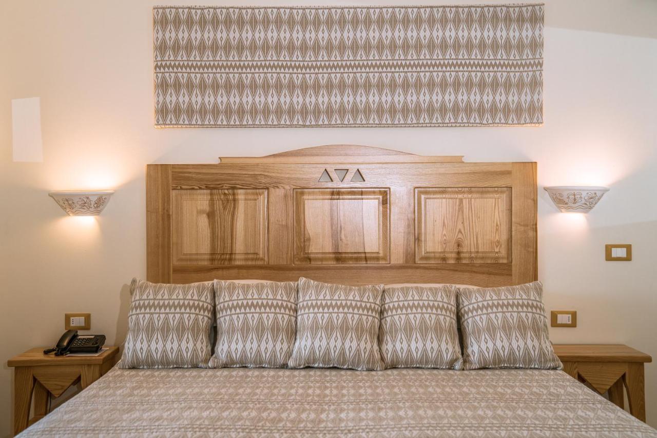 Hotel Aldiola Country Resort Sant'Antonio di Gallura Bagian luar foto