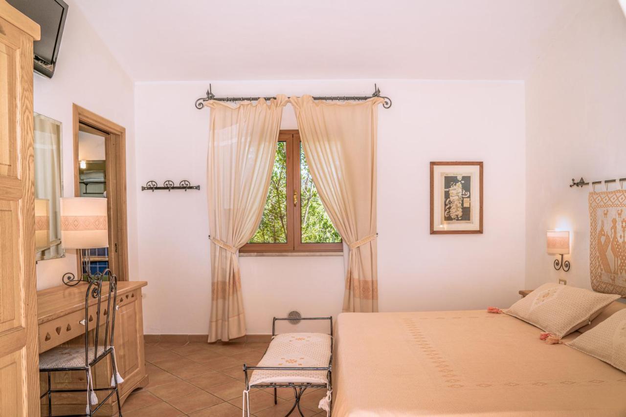 Hotel Aldiola Country Resort Sant'Antonio di Gallura Bagian luar foto