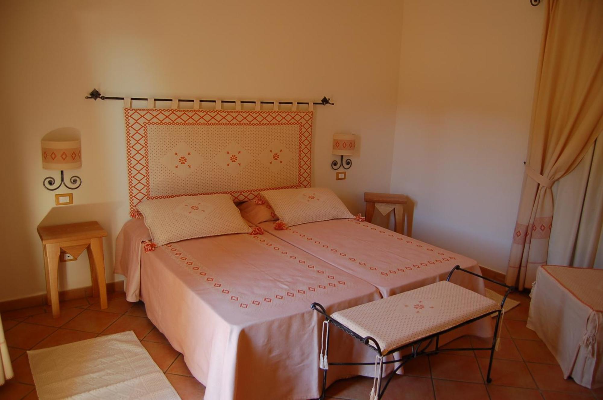 Hotel Aldiola Country Resort Sant'Antonio di Gallura Bagian luar foto