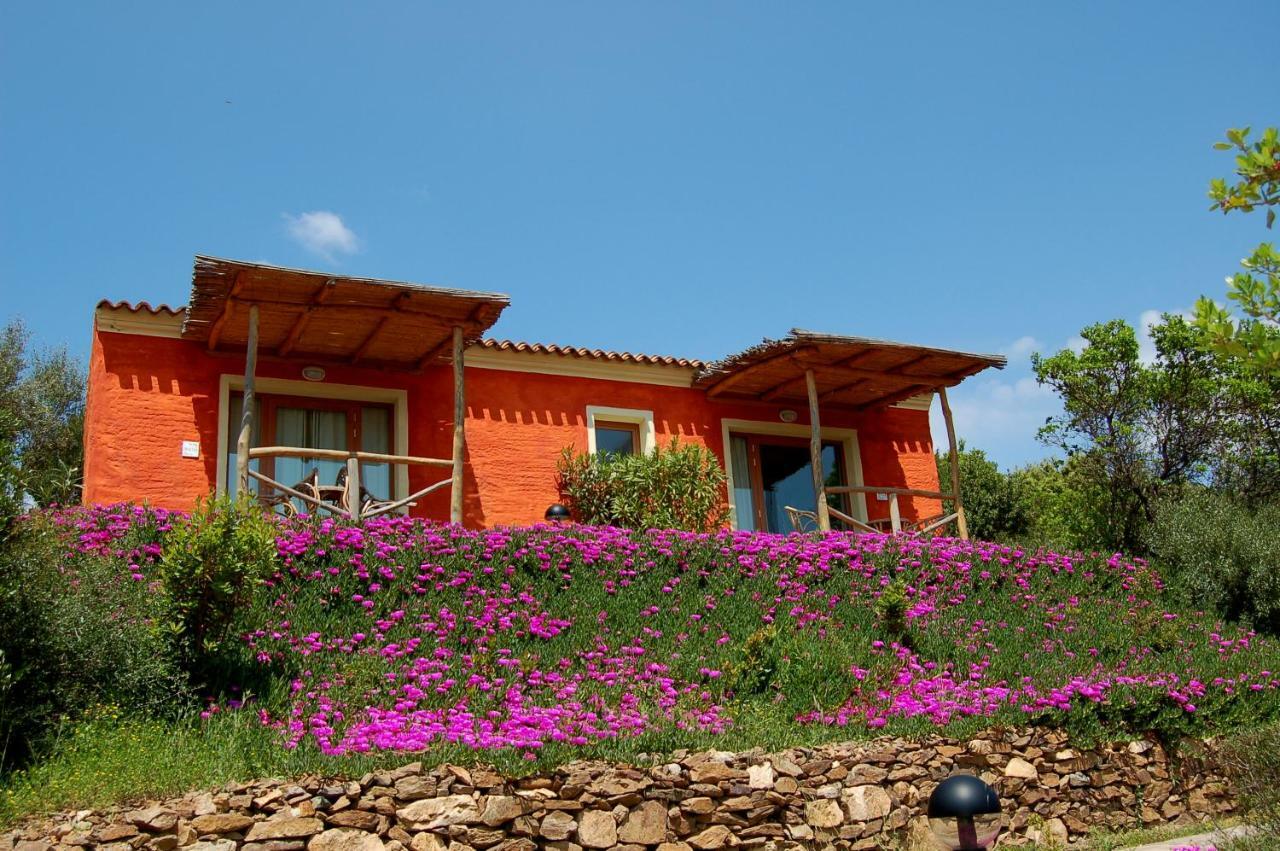 Hotel Aldiola Country Resort Sant'Antonio di Gallura Bagian luar foto